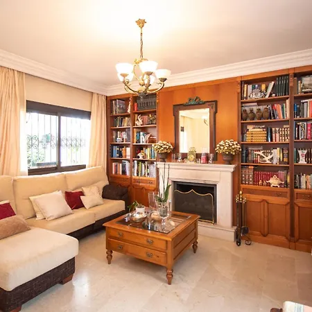 Cubo's Palacio Valdes Villa *