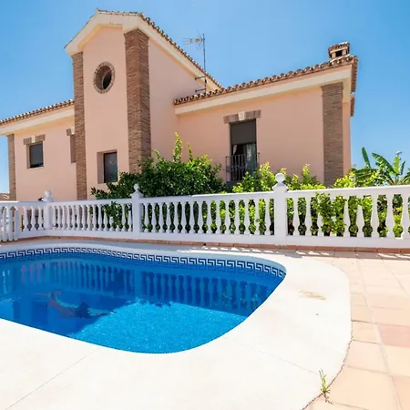 Villa Cubo's Palacio Valdes *